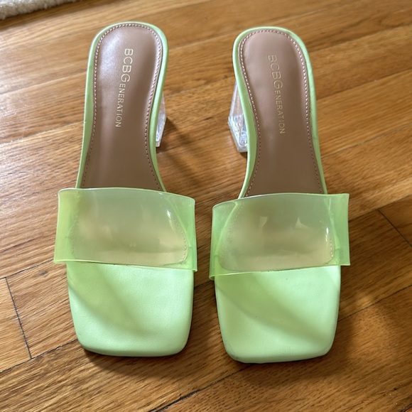 BCBGeneration lime green heels - Picture 2 of 4